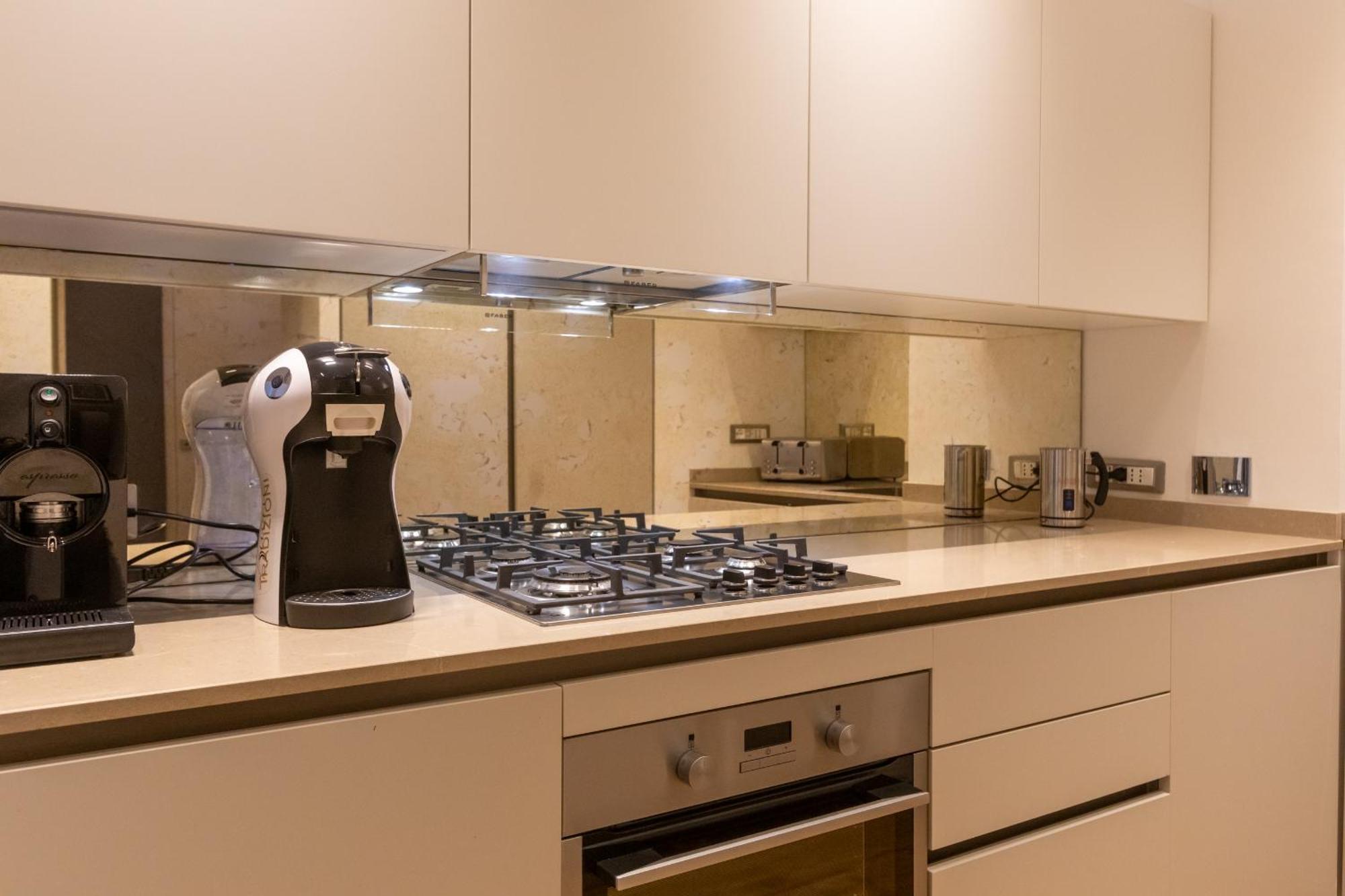 Fontana Di Trevi Roma Luxury Suite מראה חיצוני תמונה
