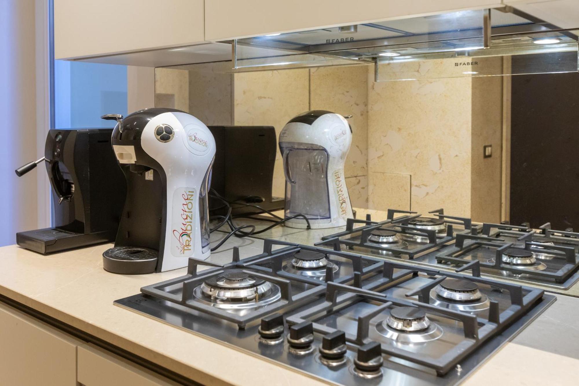 Fontana Di Trevi Roma Luxury Suite מראה חיצוני תמונה
